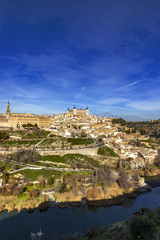 Fototapeta na wymiar Panorámica de la ciudad de Toledo, España