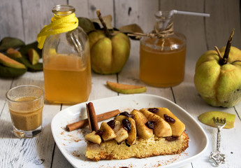 Quittensaft, Quittenlikör und Quittenkuchen