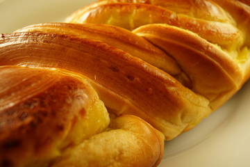 Pull apart sweet bread, sweet soll.