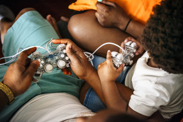 Black family spend time together love happiness © Rawpixel.com