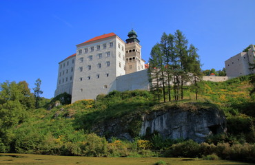 Zamek w Pieskowej Skale, Ojcowski Park Narodowy
