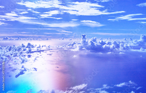 飛行機から見た海面に輝く虹色 空撮 Wall Mural Wallpaper Murals 7maru