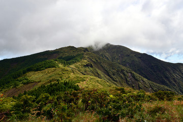 Obraz na płótnie Canvas Peak of Pico da Vara (azores)