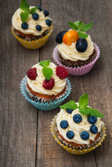 Cupcakes with fresh berries