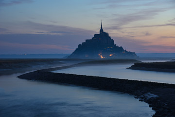Fototapeta premium Mont Saint MIchel at dawn