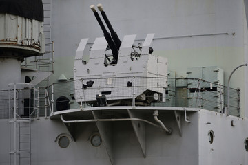 Ships gun