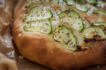 Focaccia mit Zucchini