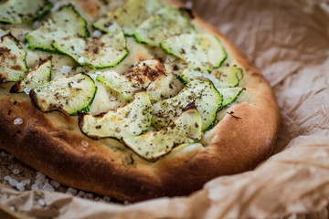 Focaccia mit Zucchini