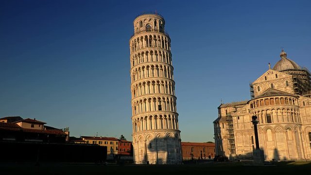 Pisa, Piazza dei miracoli. Timelapse