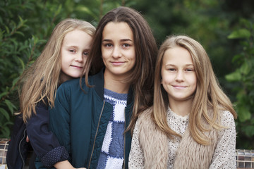 Obraz premium Three sisters girls