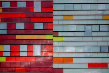Les bâtiments colorés du Centre du Monde à Perpignan