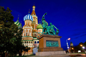 Fototapeta na wymiar St Basil Cathedral in Moscow, Russia