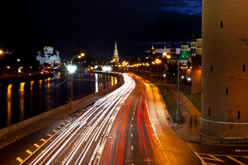 Fototapeta na wymiar Road traffic and Kremlin night view