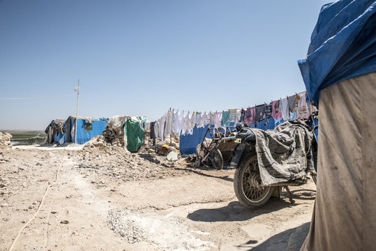 unofficial refugee camp in Reyhanli