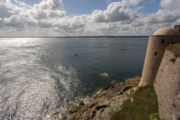 Muraille vers la mer