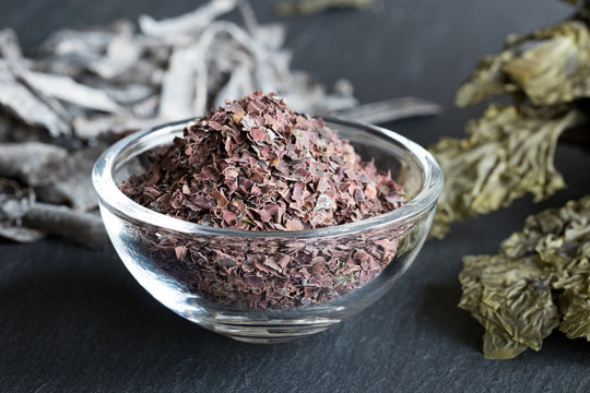 Dulse flakes with sea lettuce and other seaweed