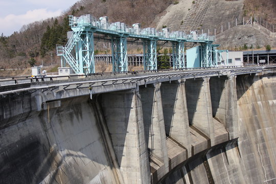 大倉ダムの水門部分(宮城県)