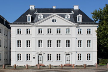 Fototapeta na wymiar Palais des St.-Arnual-Stifts am Ludwigsplatz Saarbrücken