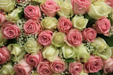 Fototapeta na wymiar Pink and white wedding roses