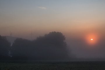 Sonnenenergie vs Windkraft!