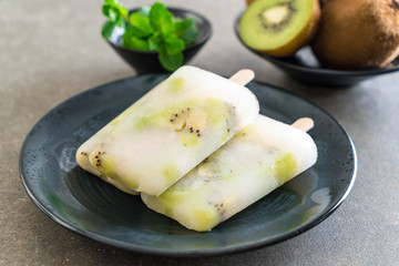 homemade kiwi ice-cream