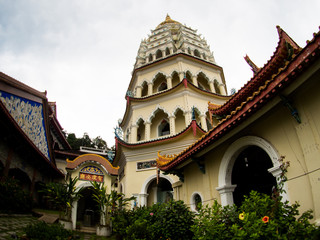 Obraz premium Beautiful Scenery Old Sacred Buddhist Kek Lok Si Temple in Penang, Malaysia