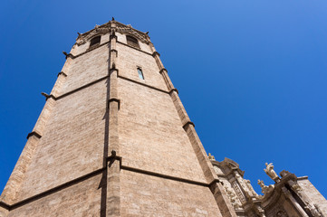 Fototapeta na wymiar Le Micalet : clocher de la cathédrale de Valence, Espagne