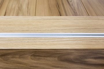 新築住宅のドアのレール