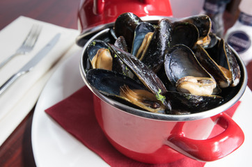 Mussels table