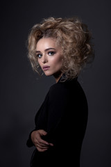 Naklejka premium Portrait of a beautiful girl in a simple style