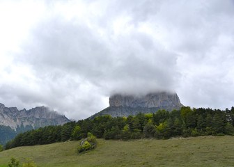 Le Mont Aiguille (massif du Vercors)