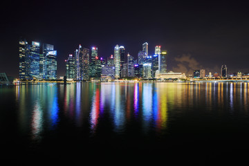 Fototapeta na wymiar central business district building of Singapore city at night