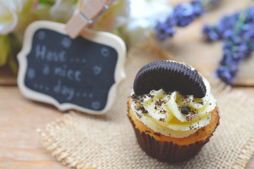 cupcakes on the wood table 