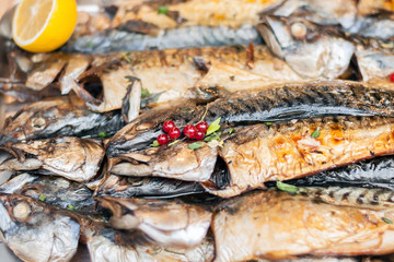 Grilled fish with redcurrant and lemon