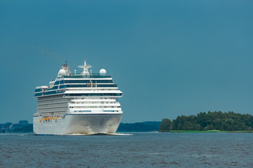 Fototapeta na wymiar Cruise liner at summer