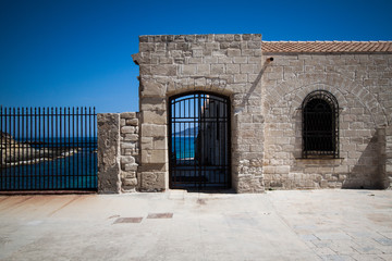The gate at the sea