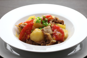 トマト肉じゃが