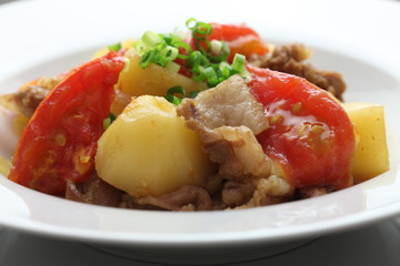 トマト肉じゃが