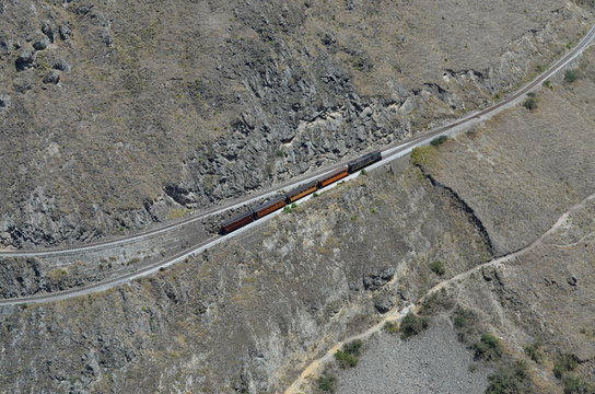 Zug in Spitzkehre, Nariz del Diablo, Ecuador