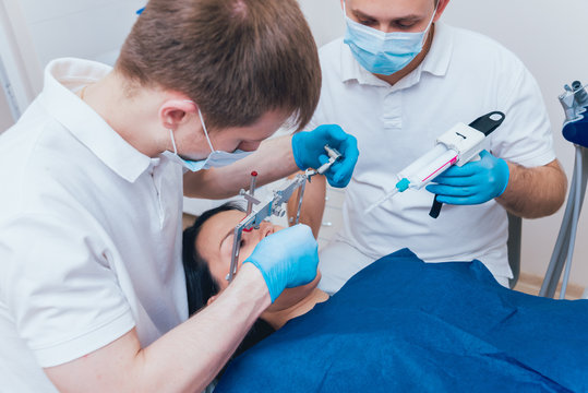 Installation of the face-bow. Functional diagnostics.
