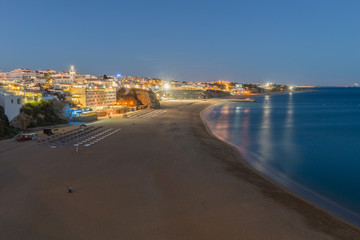 Fototapeta na wymiar Spiaggia Albufeira, portogfallo