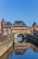 Obraz premium Canal and city gate Koppelpoort in Amersfoort