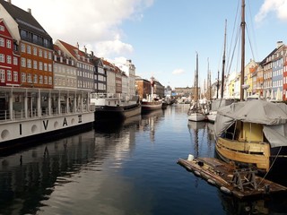 Fototapeta na wymiar canals in Copenhagen