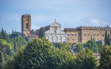 Fototapeta na wymiar Old buildings at the banks of River Arno in Florence