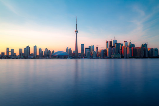 Toronto downtown skyline with sunset © emranashraf
