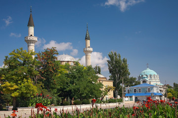 Fototapeta na wymiar Juma-Jami Mosque and Cathedral of St. Nicholas