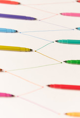 Naklejka premium Lines painted with colorful markers on white paper