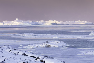 winter in Illulissate - 172053003