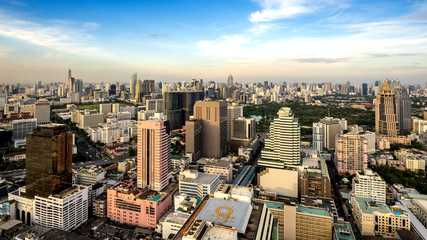 Fototapeta na wymiar cityscape of bangkok city skyline , landscape Thailand