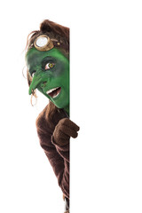 weiblich Goblin schaut um weißer Fläche mit Textfreiraum